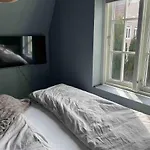 Apartment 2 Bedroom Sleeps 4