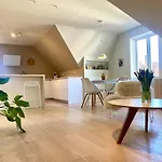 2 Bedroom Sleeps 4