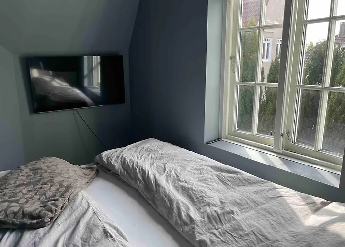 Apartment 2 Bedroom Sleeps 4